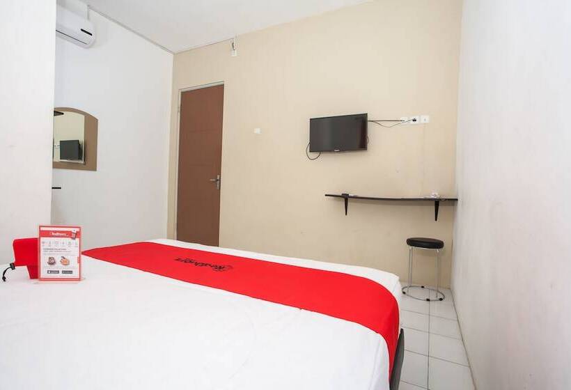 بنسيون Reddoorz Plus Near Galaxy Mall