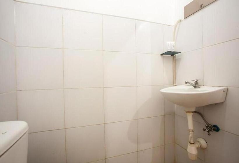 بنسيون Reddoorz Plus Near Galaxy Mall