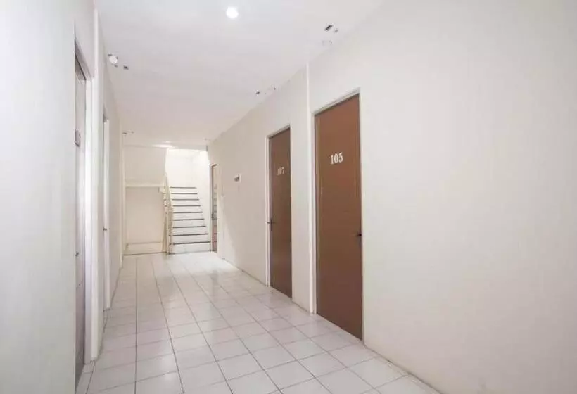 Majatalo Reddoorz Plus Near Galaxy Mall