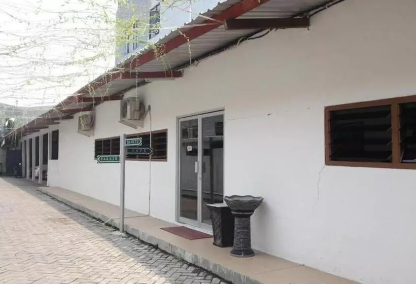 Majatalo Reddoorz Plus Near Galaxy Mall