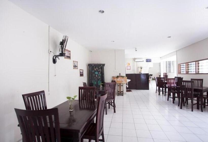 بنسيون Reddoorz Plus Near Galaxy Mall