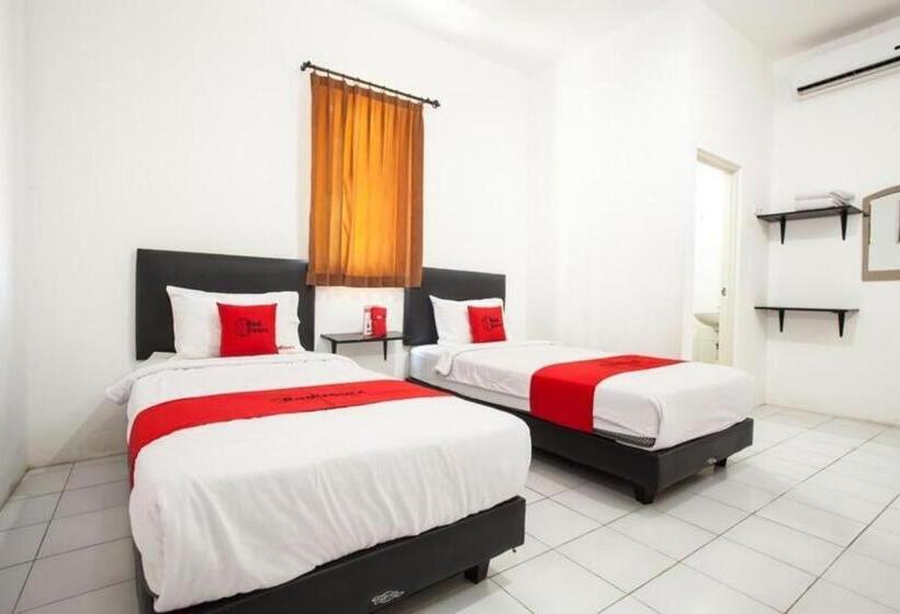 بنسيون Reddoorz Plus Near Galaxy Mall