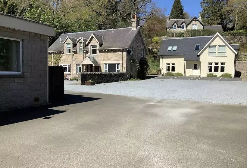 ペンション The Claymore Guest House And Apartments