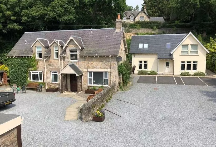 ペンション The Claymore Guest House And Apartments