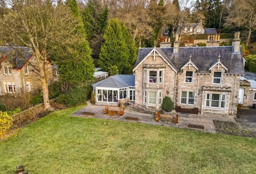 ペンション The Claymore Guest House And Apartments