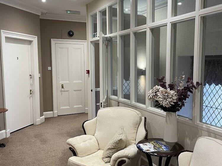 Pansiyon The Claymore Guest House And Apartments