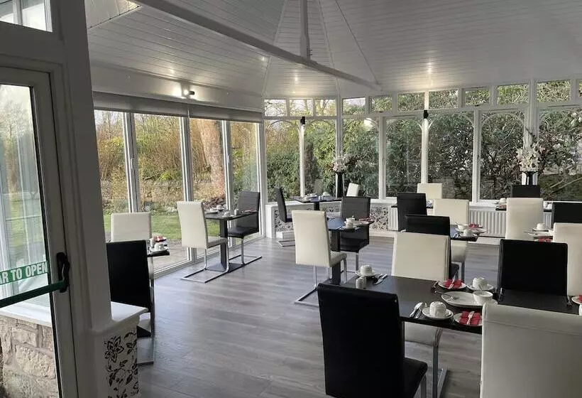 ペンション The Claymore Guest House And Apartments