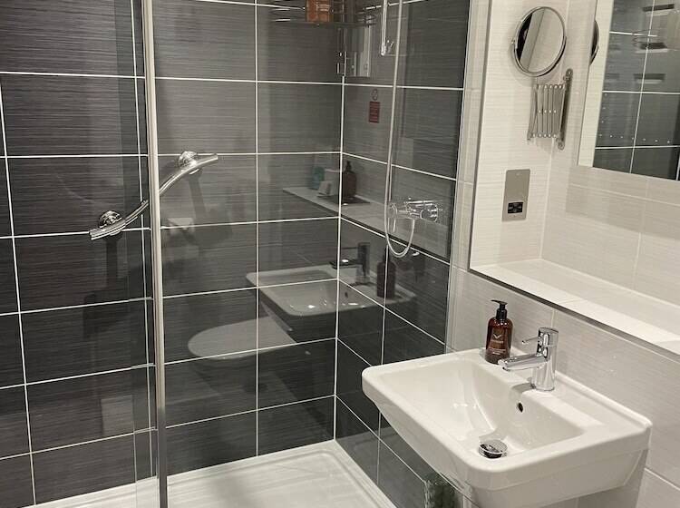 Pansiyon The Claymore Guest House And Apartments