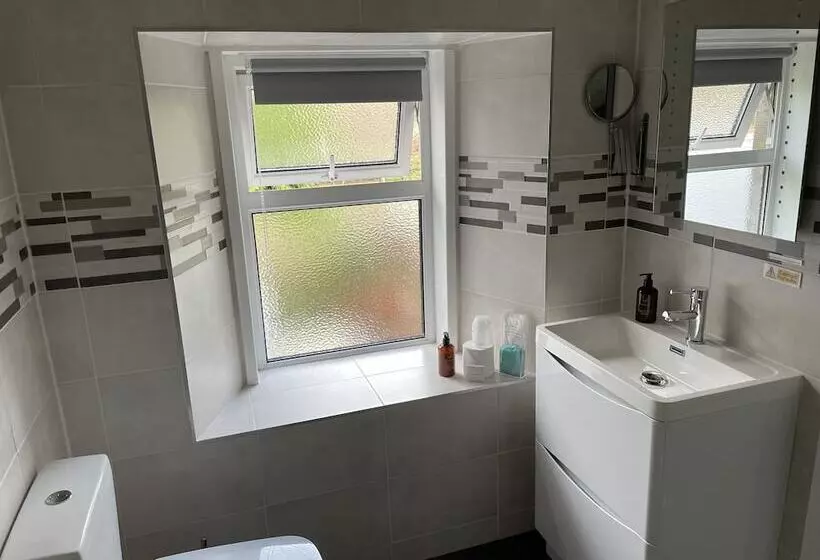 ペンション The Claymore Guest House And Apartments