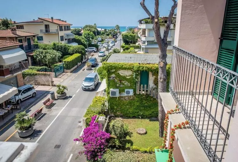 Riviera Residence