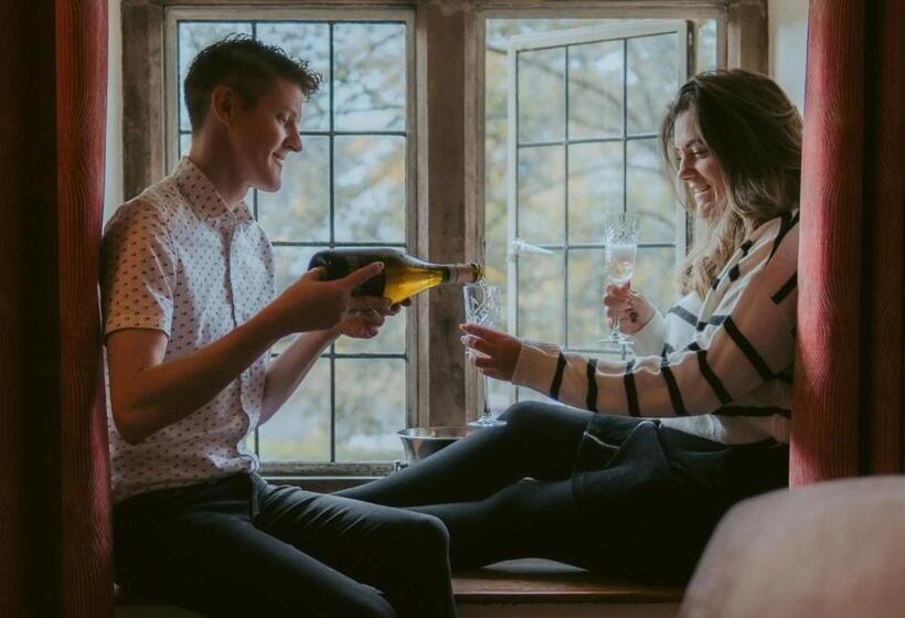 旅馆 The Heathfield Inn