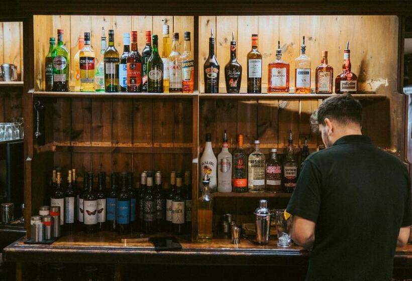 旅馆 The Heathfield Inn