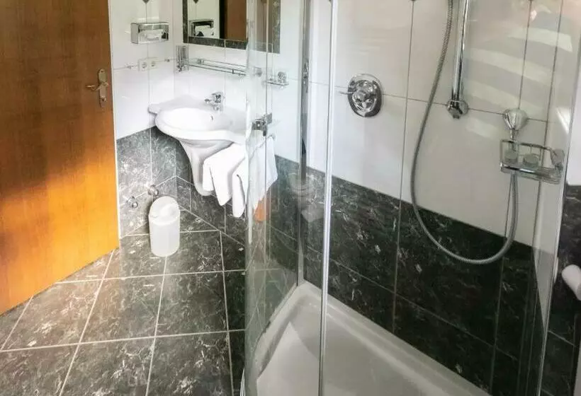 ベッドアンドブレックファースト Pension Bergfried