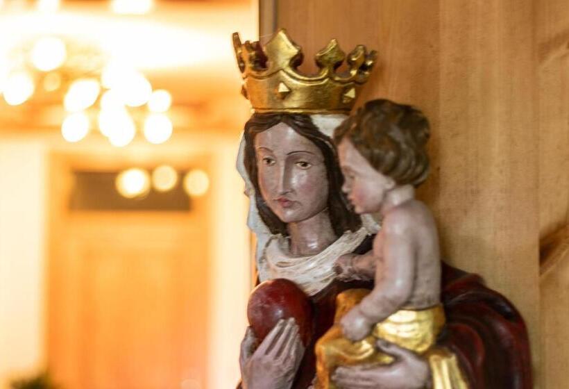 ベッドアンドブレックファースト Pension Bergfried