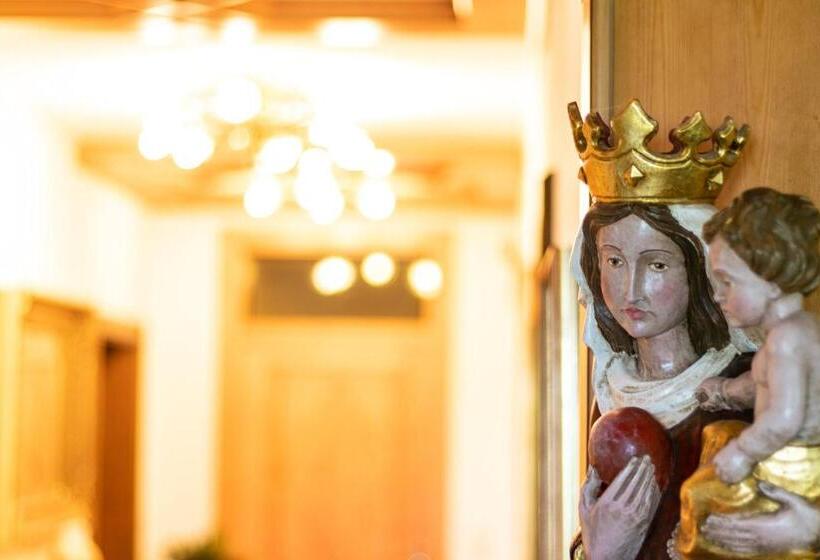 ベッドアンドブレックファースト Pension Bergfried