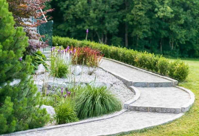 ベッドアンドブレックファースト Pension Bergfried