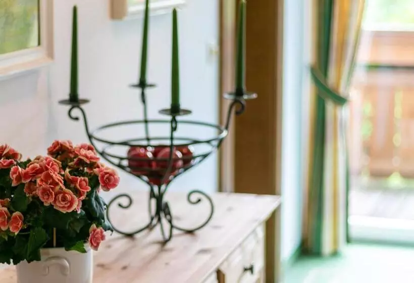 ベッドアンドブレックファースト Pension Bergfried