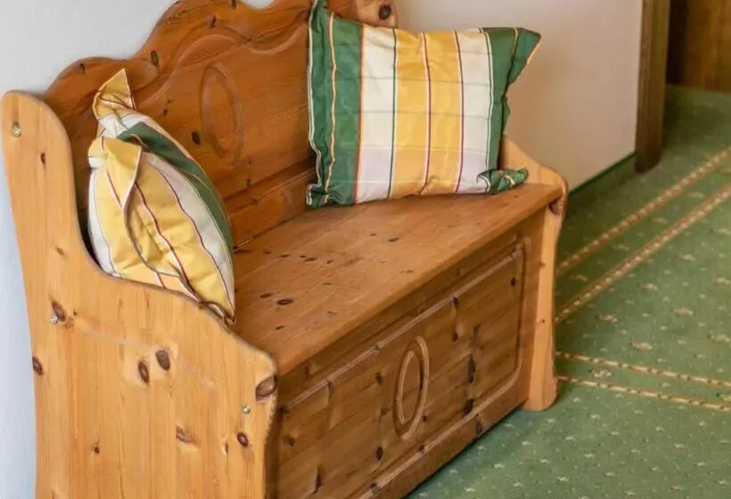 ベッドアンドブレックファースト Pension Bergfried