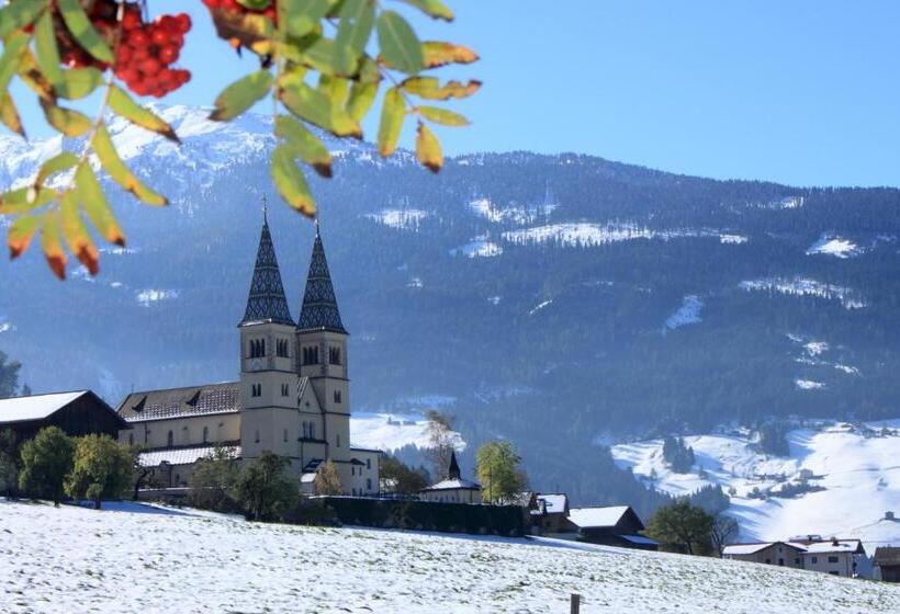 ホテル Garni Regina