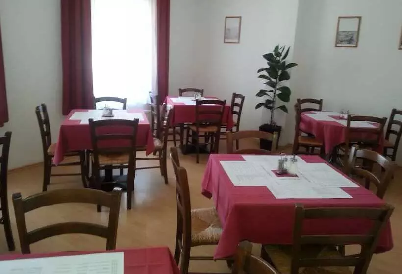 هتل Picobello Pension