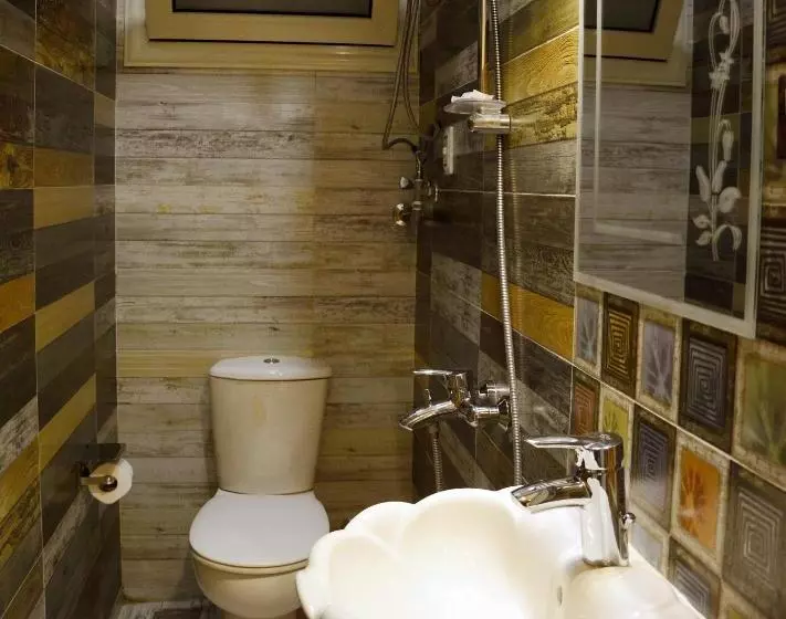 Nour Hostel