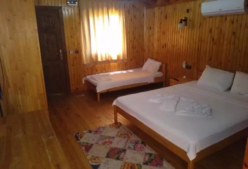 Majatalo Ada Adrasan