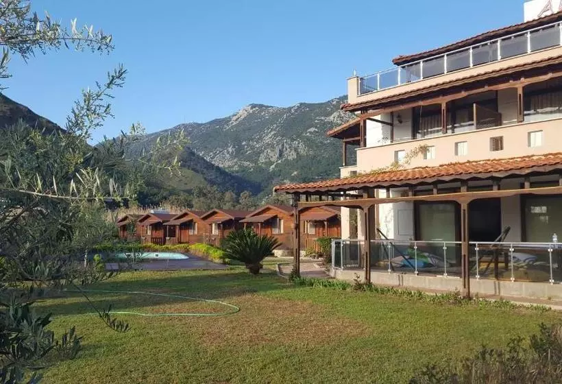 Majatalo Ada Adrasan