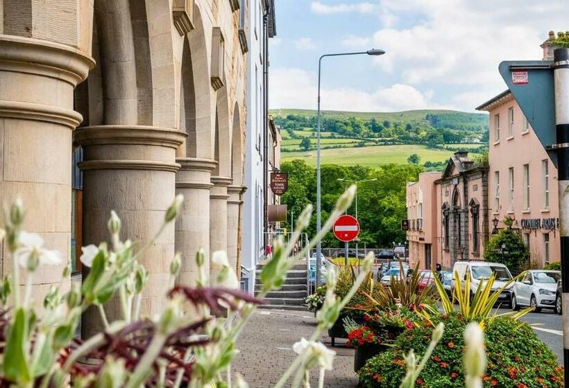 פנסיון Befani's Mediterranean Restaurant & Townhouse