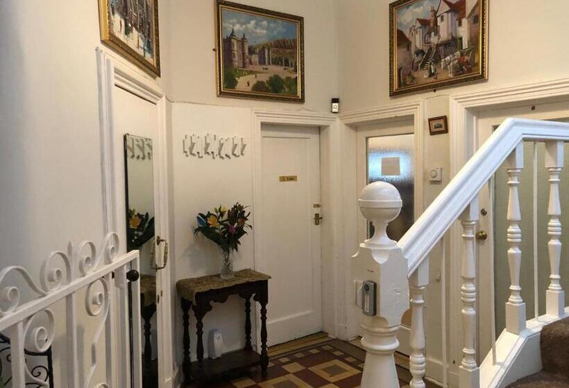 پانسیون Drumorne Guest House