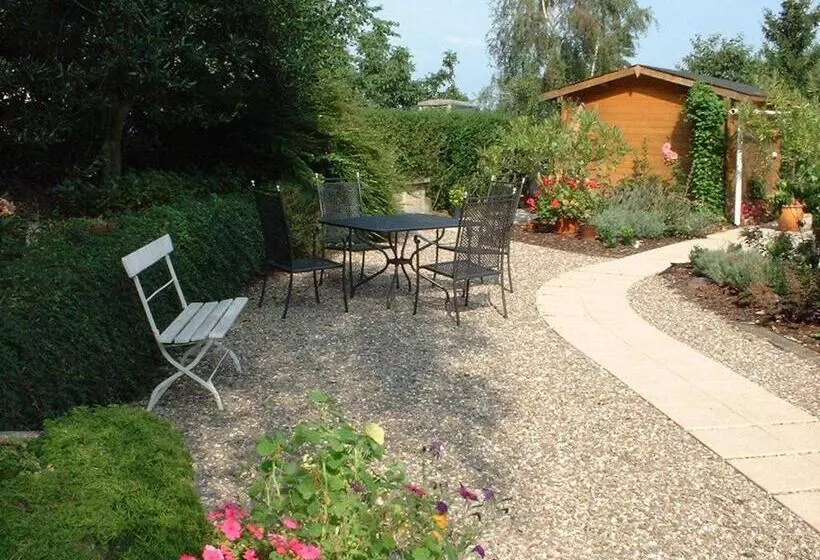 ペンション Gästehaus Weingut Loersch