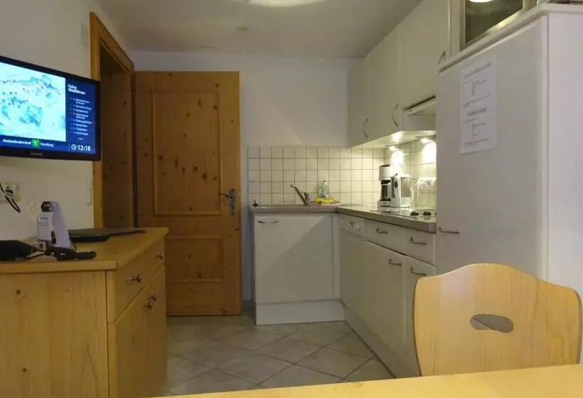 ペンション Haus Zangerl