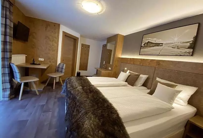 ペンション Haus Zangerl