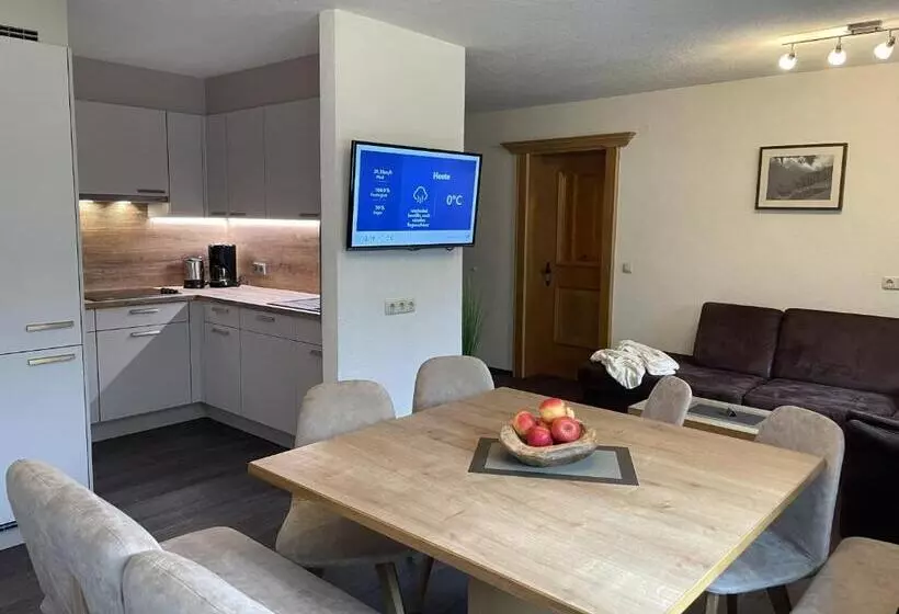 ペンション Haus Zangerl