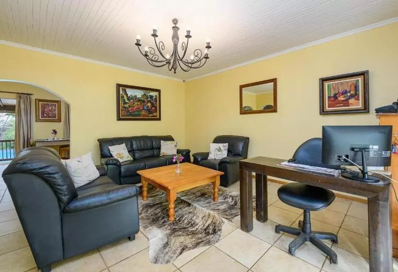 Majatalo Hlulala Guest House