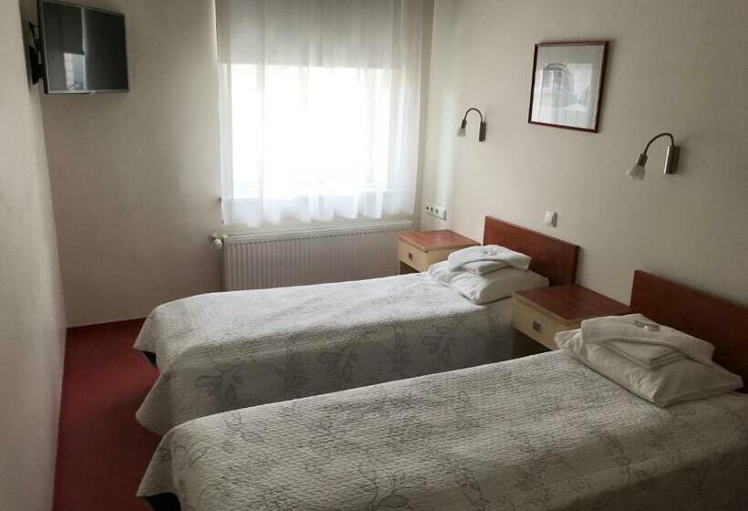 پانسیون Hommiku Guesthouse