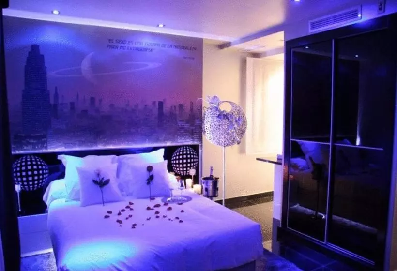 پانسیون Hostal Boutique Suites Betancourt