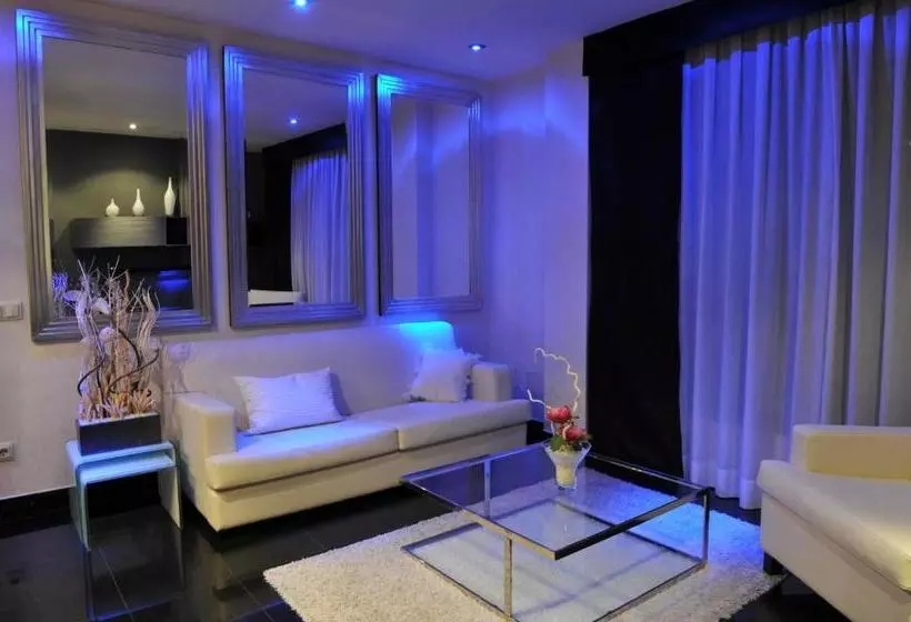 پانسیون Hostal Boutique Suites Betancourt