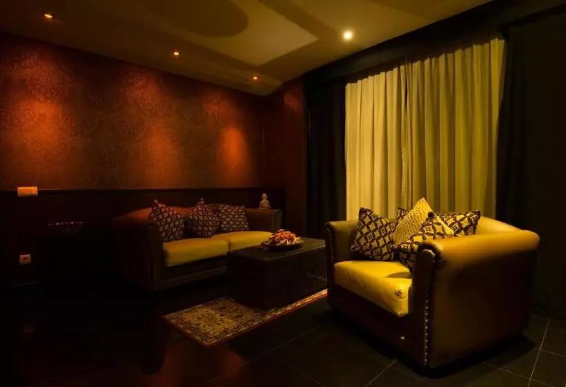 پانسیون Hostal Boutique Suites Betancourt