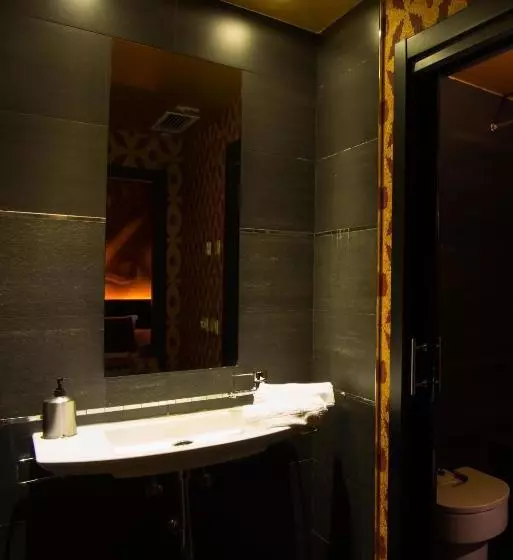 پانسیون Hostal Boutique Suites Betancourt