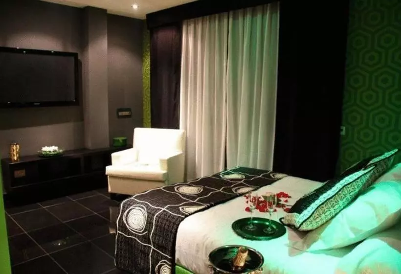 پانسیون Hostal Boutique Suites Betancourt