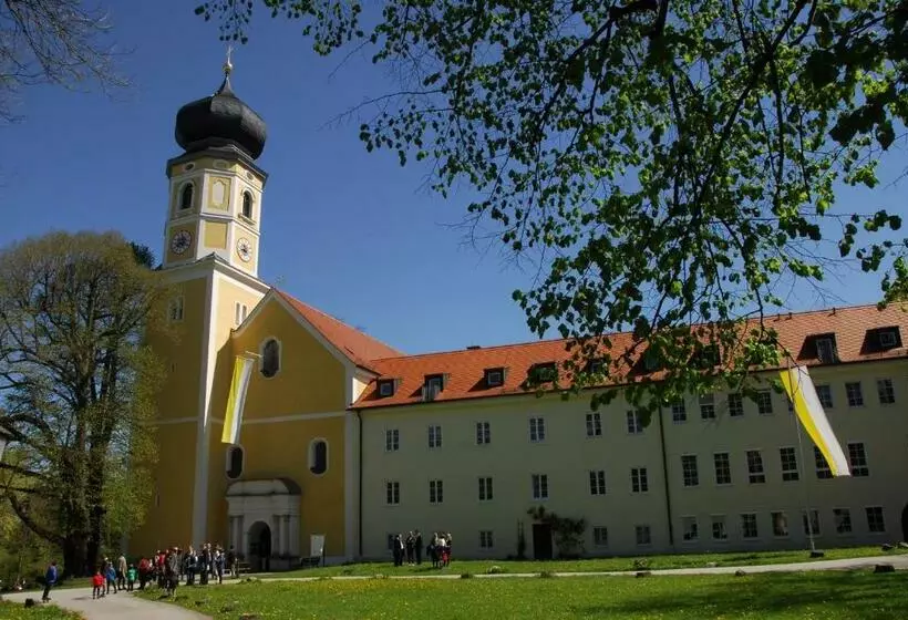 Majatalo Landgasthof Drei Rosen