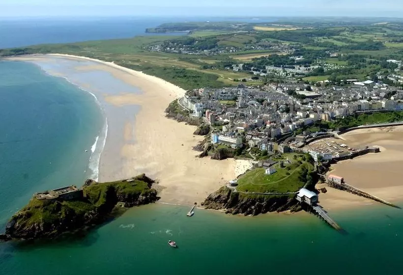 Majatalo New Overlander Inn