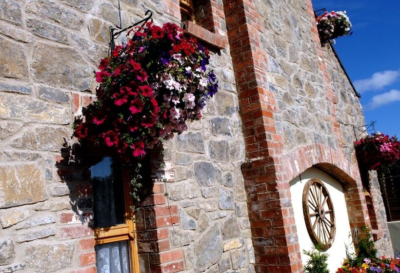 ペンション New Overlander Inn