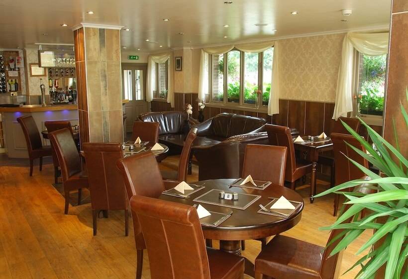 ペンション New Overlander Inn