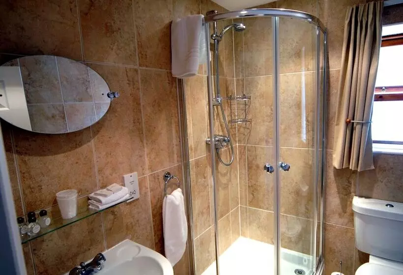 Majatalo New Overlander Inn