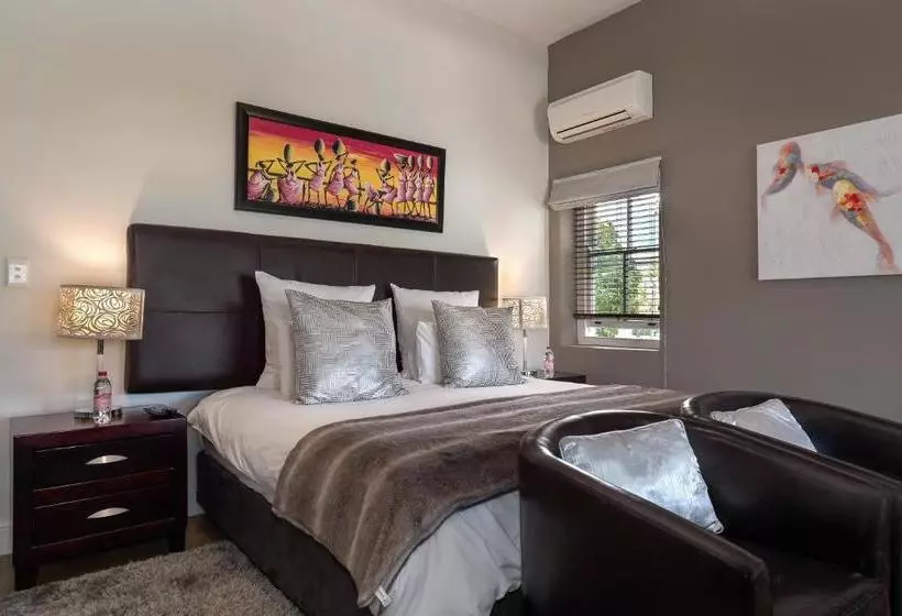 پانسیون Plumwood Boutique Hotel By The Living Journey Collection