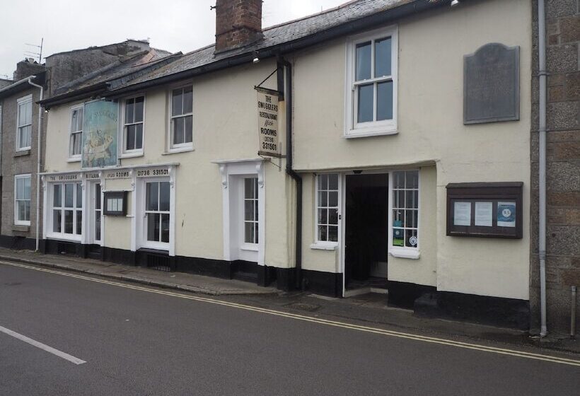 膳宿费 The Smugglers