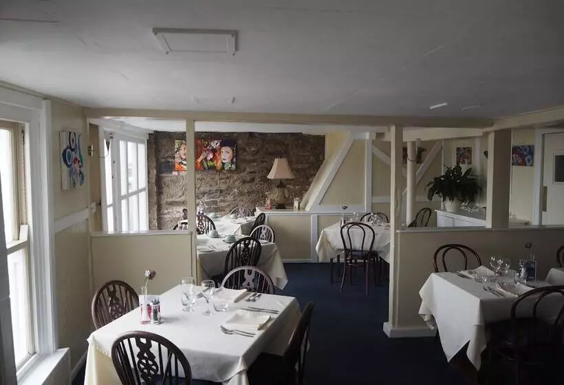 ペンション The Smugglers