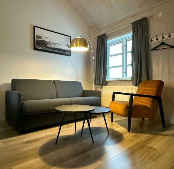 پانسیون Vogafjós Farm Resort