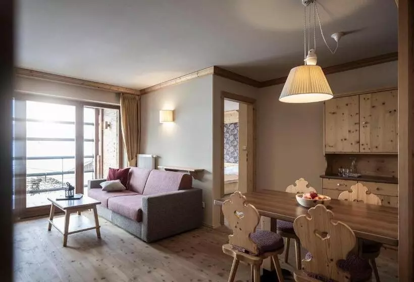 Post Alpina  Family Mountain Chalets